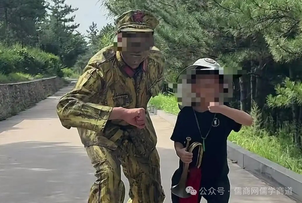 【20250822早报】俄炸美国企业;内地水商诈港府?拍照刺客是聋哑人;酒驾男死于拘留所