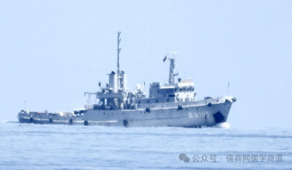 【20250828早报】中方拖船现身仁爱礁;越加快南海填海造地;女子当街锤击儿童;教师称与妻八字不合起诉离婚