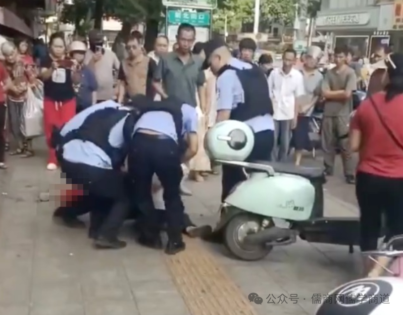 【20250828早报】中方拖船现身仁爱礁;越加快南海填海造地;女子当街锤击儿童;教师称与妻八字不合起诉离婚