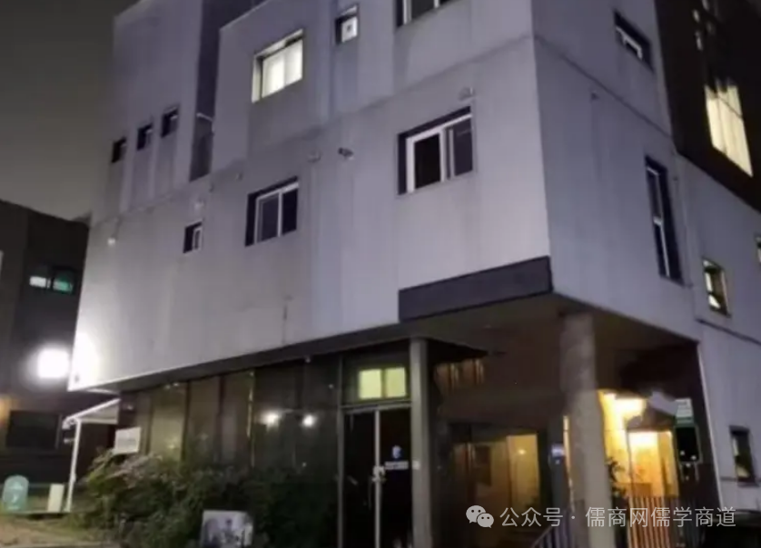 【20250828晚报】我要求菲拖走军舰;黑龙江惊现龙吸水;中国女游客遭韩房东深夜骚扰;AI致16岁少年自杀