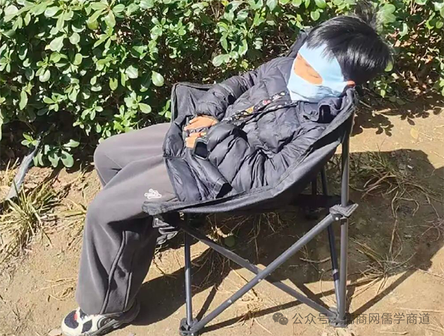 【20250903早报】阅兵观看指南;金正恩抵京表态;中国新武器三大特点;马斯克飞行汽车试飞;有人领18万生育补贴